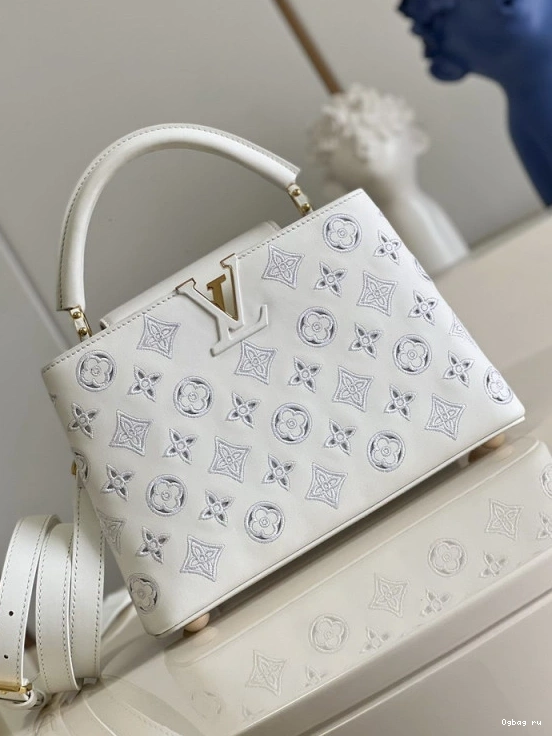 BB LOUIS CAPUCINES VUITTON 0815
